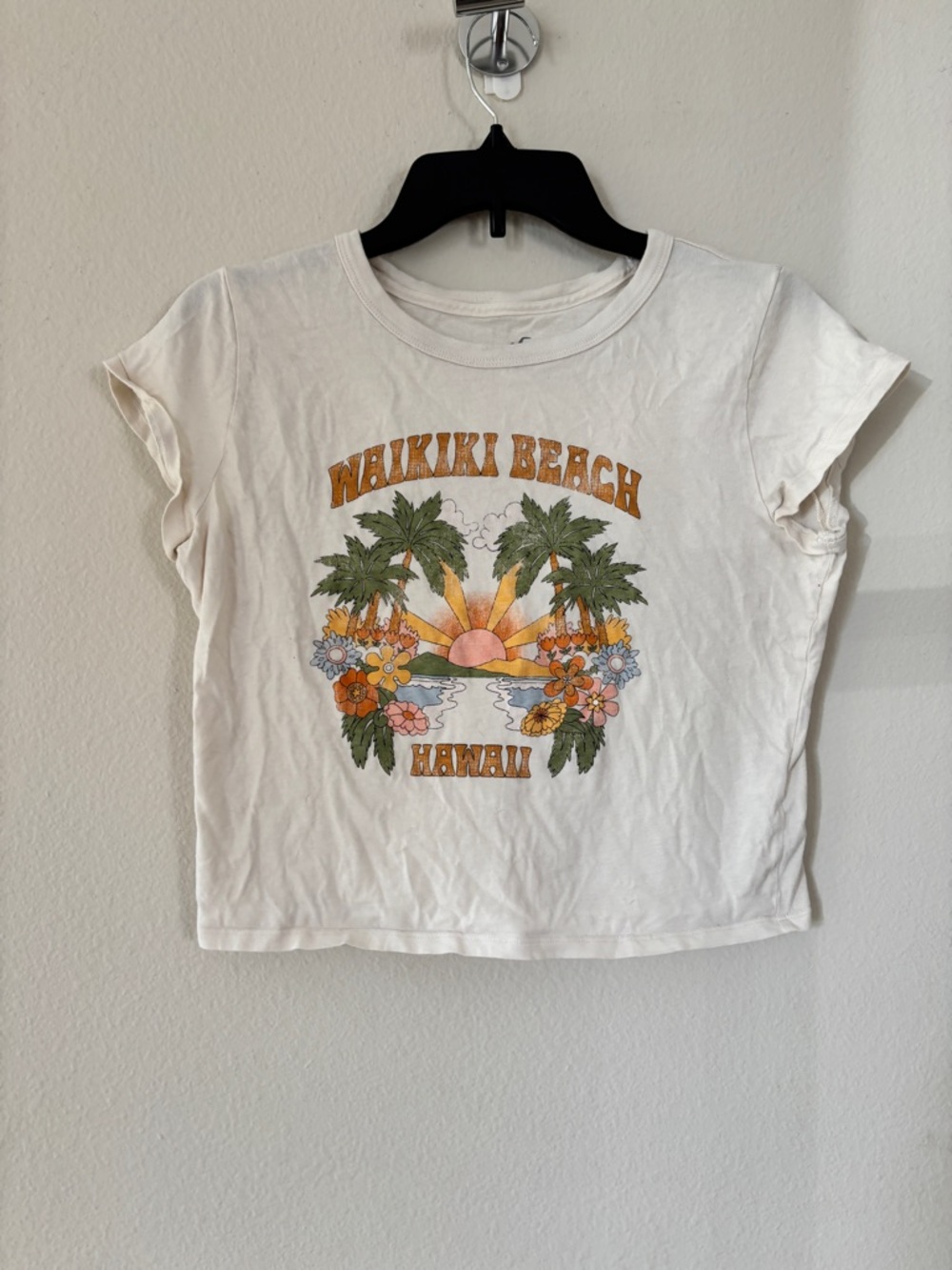 Hollister Cream Graphic Tee with Orange & Green Print